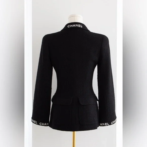 Chanel Vintage F/W 1995 Black White Logo Tweed 95A Jacket - Picture 12 of 16